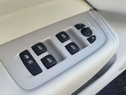 New 2026 Volvo XC60 B5 Ultra w/ Protection Package Premier image 6