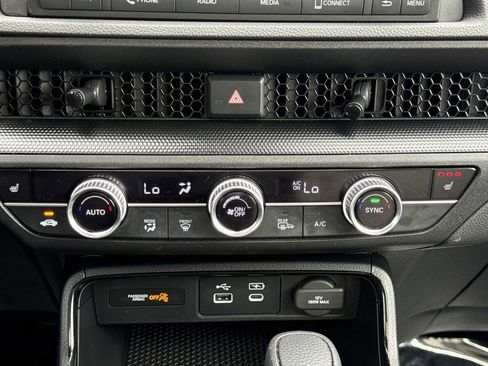 Used 2024 Honda CR-V EX image 7