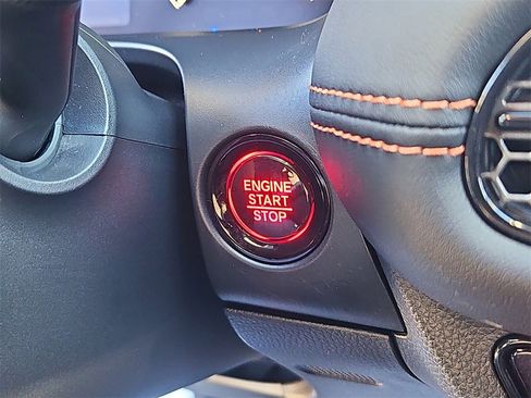 Certified 2025 Honda HR-V Sport image 19