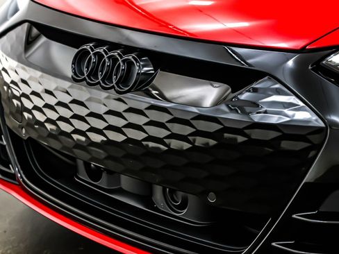 Used 2022 Audi e-tron GT Prestige w/ Prestige Package image 13