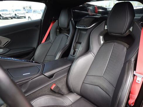 Used 2020 Chevrolet Corvette Stingray Preferred Cpe w/ 2LT Preferred Equipment Group RWD image 17