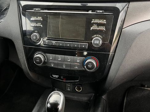 Used 2018 Nissan Rogue Sport S w/ S Appearance Package AWD/4WD image 21