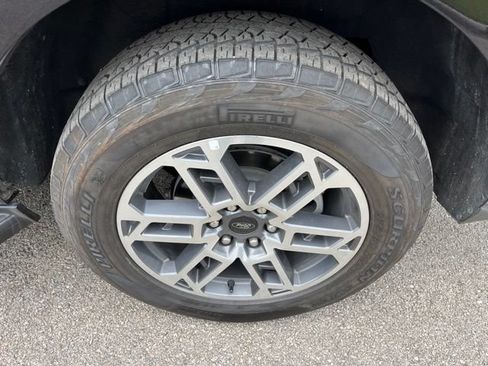 Used 2025 Ford Expedition Active AWD/4WD image 7