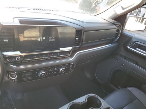 Used 2025 GMC Sierra 1500 SLT RWD image 27