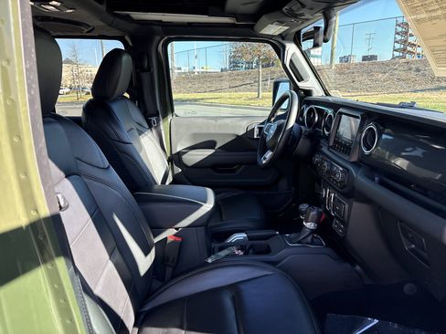 Certified 2022 Jeep Wrangler Unlimited Sahara image 24