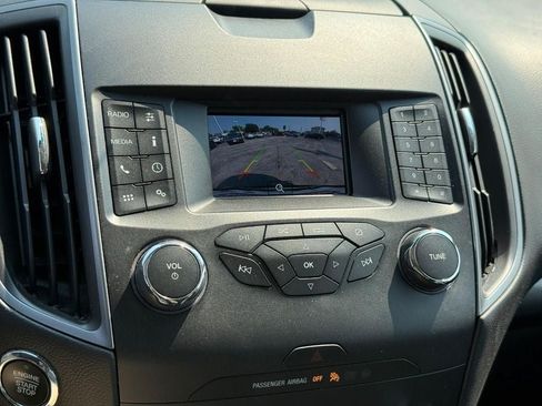 Used 2019 Ford Edge SE FWD image 23