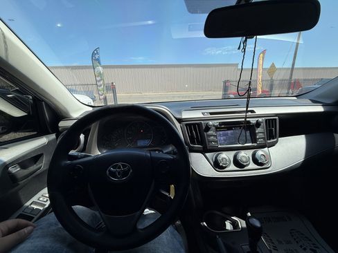 Used 2016 Toyota RAV4 LE FWD image 10