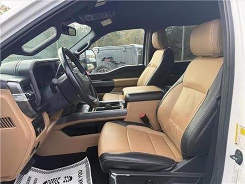 Used 2023 Ford F350 Lariat w/ Chrome Package image 44