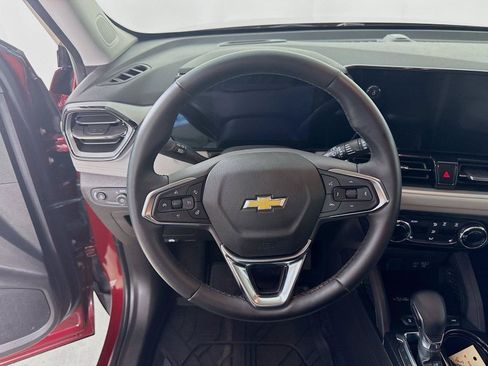 Used 2025 Chevrolet TrailBlazer LT w/ Convenience Package AWD/4WD image 18