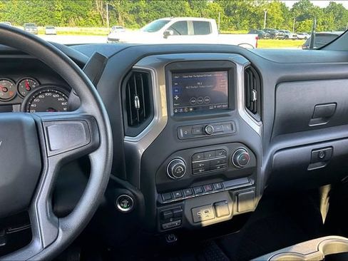 Used 2024 Chevrolet Silverado 1500 Custom AWD/4WD image 10