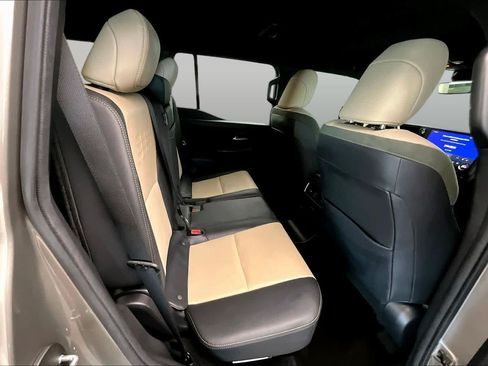 Used 2024 Lexus GX 550 AWD/4WD image 19