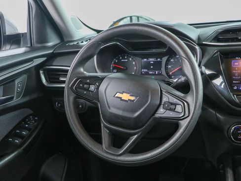 Used 2023 Chevrolet TrailBlazer LT w/ Convenience Package FWD image 12