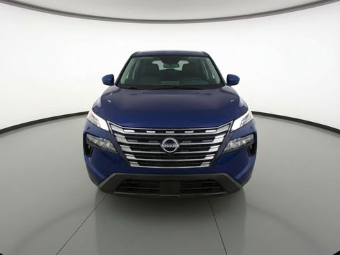 Used 2025 Nissan Rogue SV FWD image 2