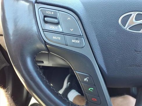 Used 2019 Hyundai Santa Fe Limited image 25