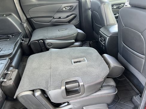 Used 2024 Chevrolet Traverse RS AWD/4WD image 26