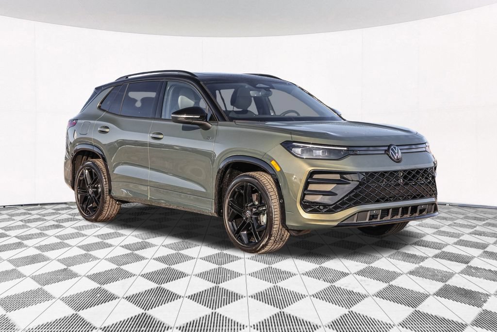 Certified 2026 Volkswagen Tiguan SE R-Line AWD/4WD image 9