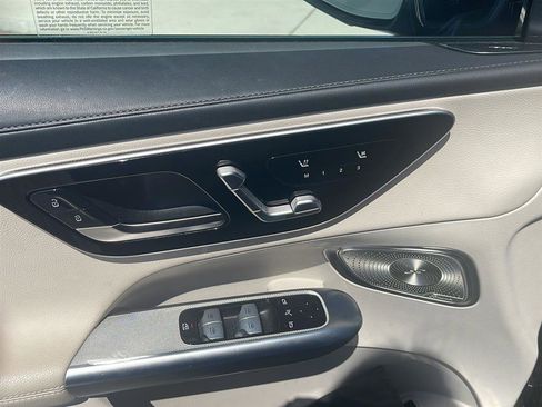 Used 2024 Mercedes-Benz GLC 300 4MATIC image 9