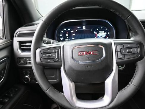 Used 2023 GMC Yukon SLT w/ SLT Luxury Package AWD/4WD image 14
