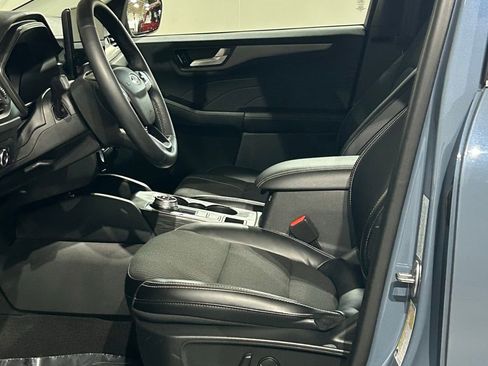 Used 2024 Ford Escape SE image 38