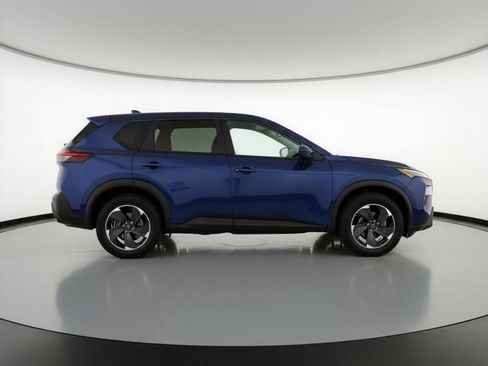 Used 2025 Nissan Rogue SV image 11