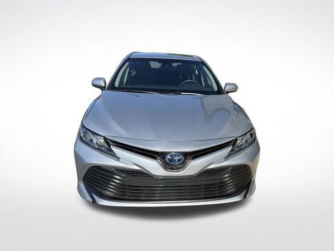 Used 2018 Toyota Camry LE FWD image 2