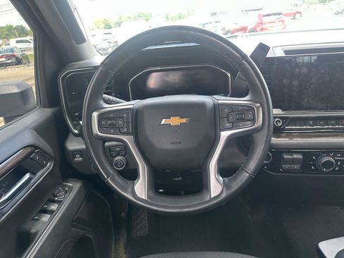 Used 2025 Chevrolet Silverado 2500 LT AWD/4WD image 19
