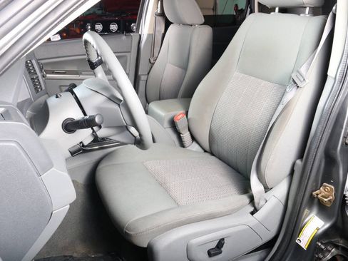 Used 2007 Jeep Grand Cherokee Laredo AWD/4WD image 5