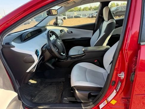 Used 2020 Toyota Prius XLE w/ Advanced Technology Package AWD/4WD image 25