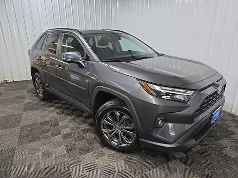 Used 2023 Toyota RAV4 XLE Premium AWD/4WD image 7