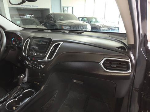 Used 2018 Chevrolet Equinox Premier FWD image 30