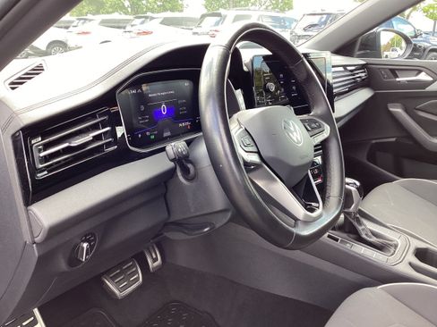 Used 2025 Volkswagen Jetta Sport FWD image 11