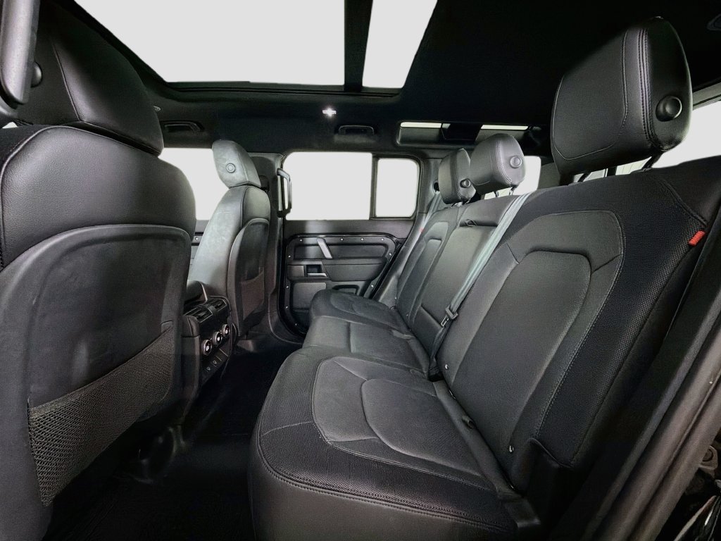 Certified 2024 Land Rover Defender 110 X-Dynamic SE AWD/4WD image 26