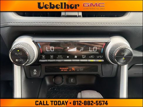 Used 2022 Toyota RAV4 LE AWD/4WD image 22
