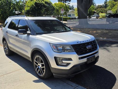 Used 2016 Ford Explorer Sport w/ Equipment Group 401A AWD/4WD image 3