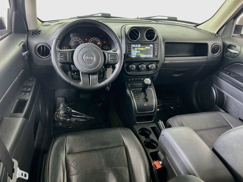 Used 2017 Jeep Patriot High Altitude AWD/4WD image 21