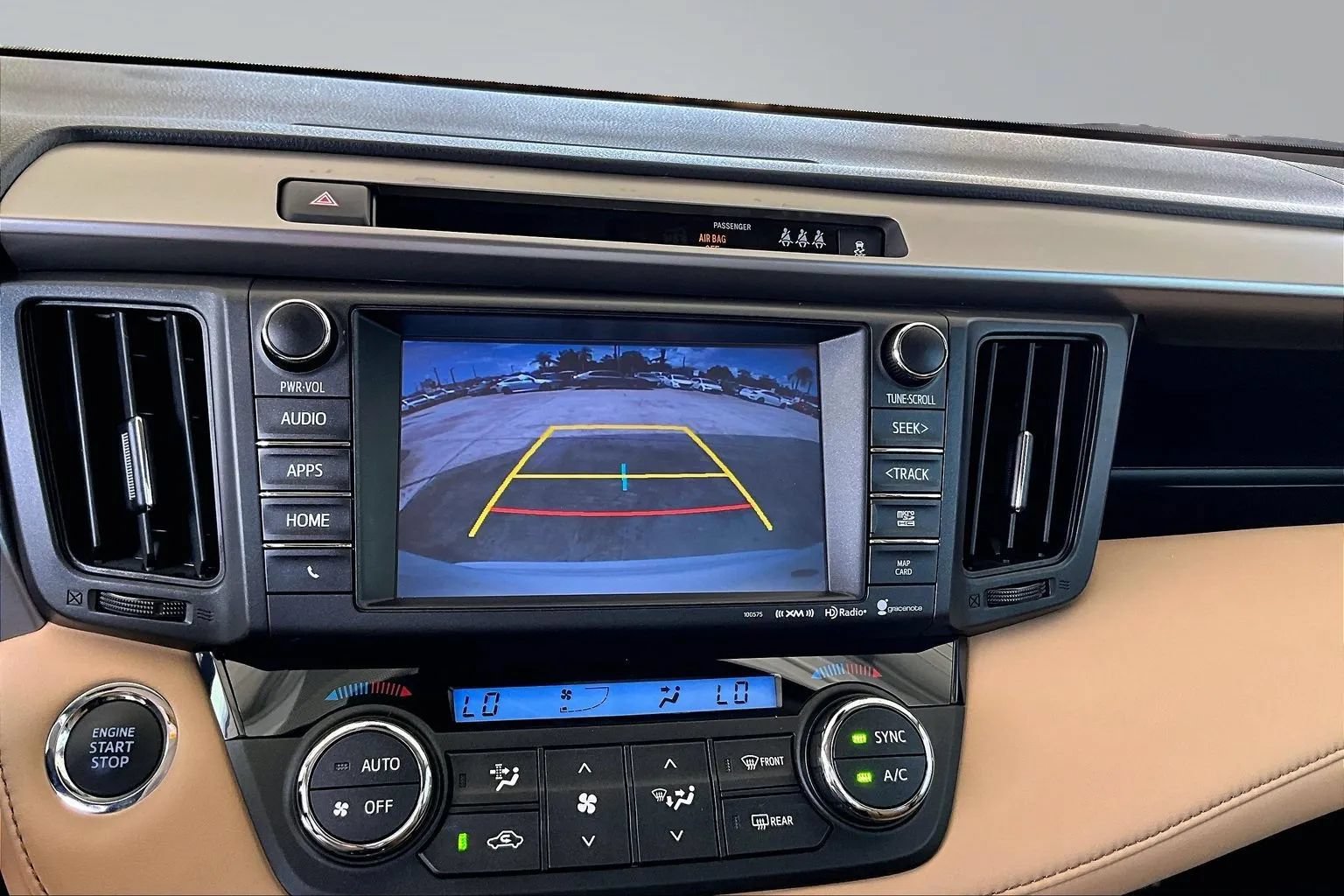 Used 2018 Toyota RAV4 Limited FWD image 13