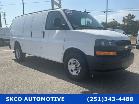 Used 2019 Chevrolet Express 2500 w/ Safety Package RWD image 7