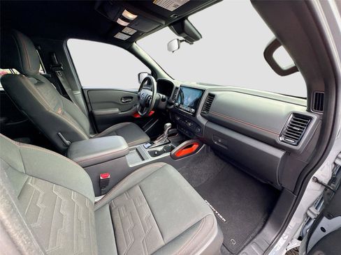 Used 2022 Nissan Frontier Pro-X w/ Technology Package image 15
