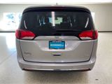 Used 2017 Chrysler Pacifica Limited image 6