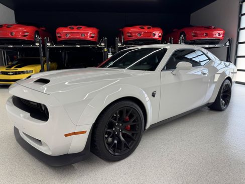 Used 2023 Dodge Challenger SRT Hellcat RWD image 3
