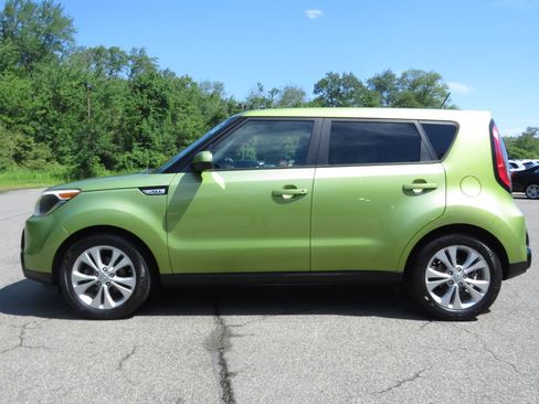 Used 2016 Kia Soul + FWD image 8