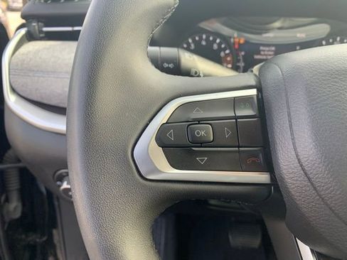 Used 2024 Jeep Compass Latitude image 14