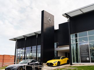 Used 2023 BMW X5 xDrive40i w/ M Sport Package video 1