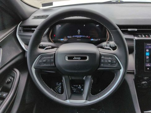 Used 2023 Jeep Grand Cherokee Altitude AWD/4WD image 25