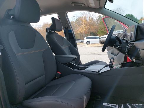 New 2026 Kia Niro LX image 10