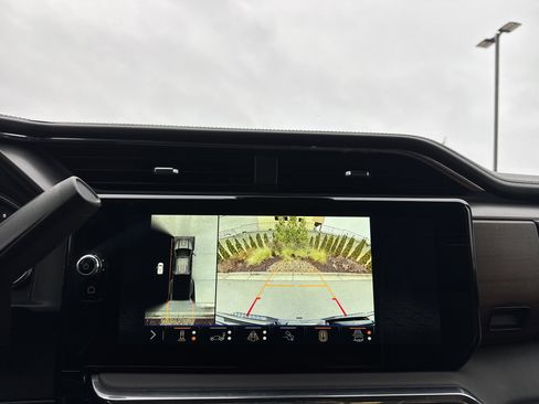 Used 2024 GMC Sierra 3500 Denali Ultimate image 26