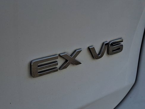 Used 2019 Kia Sorento EX image 31