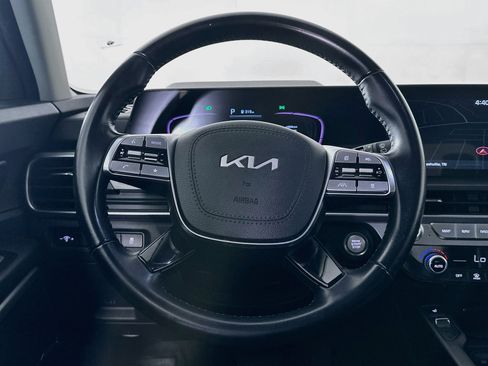 Used 2025 Kia Telluride S AWD/4WD image 18
