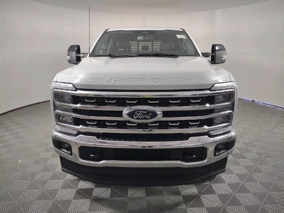 Used 2024 Ford F250 Lariat w/ FX4 Off-Road Package AWD/4WD image 4