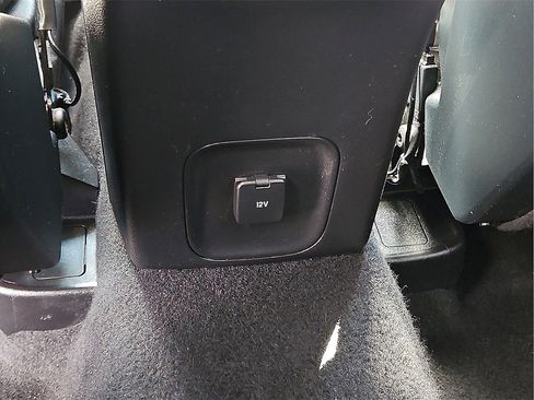 Used 2020 Ford Escape SE image 16